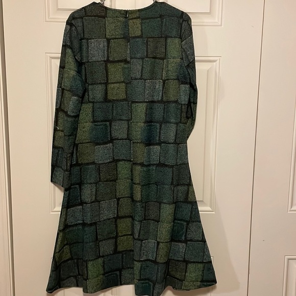 Green Patterned Dress Size M - Picture 2 of 10